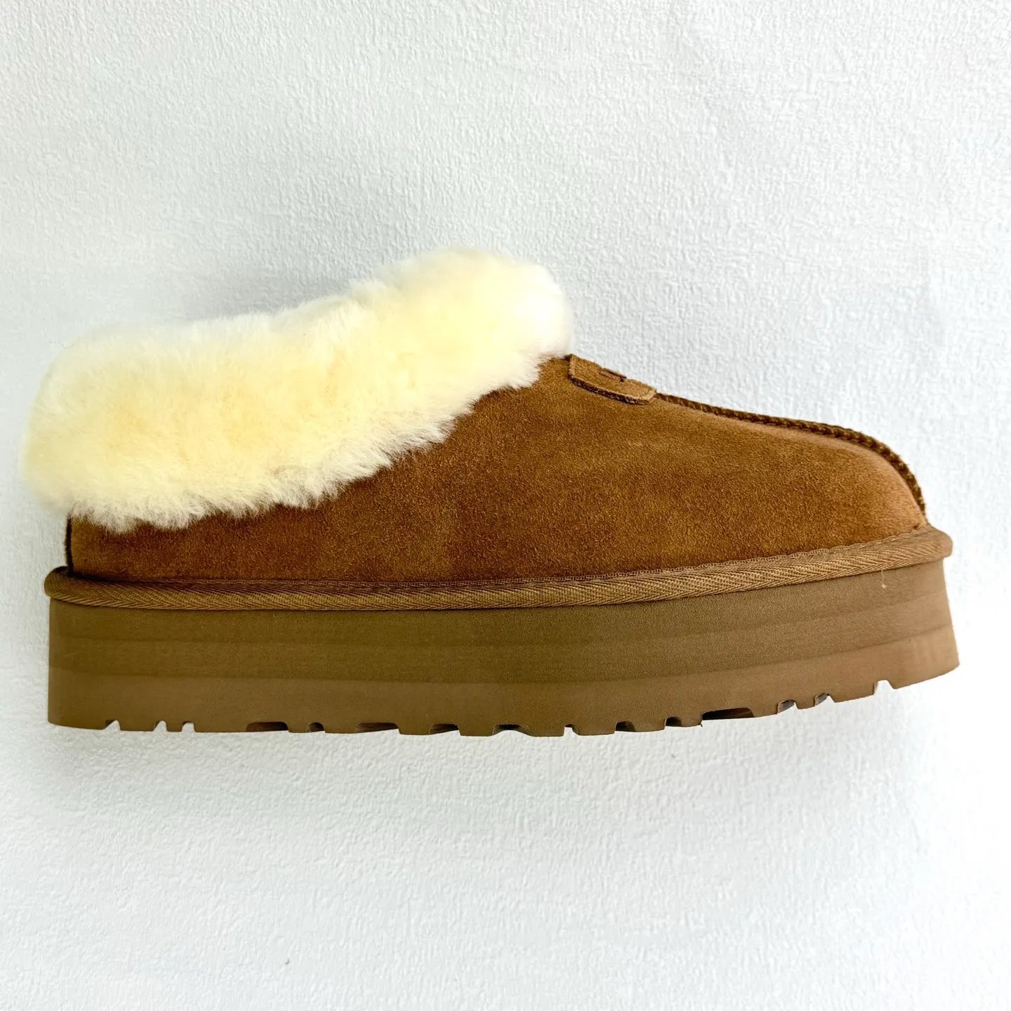 Self-pickup💰440 UGG Tatzite three-centimeter thick sole, glutinous, slip-on, easy to put on and take off, model 4810, slip-on casual fur shoes, short boots, color: maroon, reindeer, antelope brown, black, gray 𝚜𝚒𝚣𝚎: 𝟯𝟱-𝟰𝟬